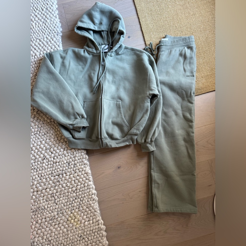 Aritzia Green Hoodie and Sweatpants Set